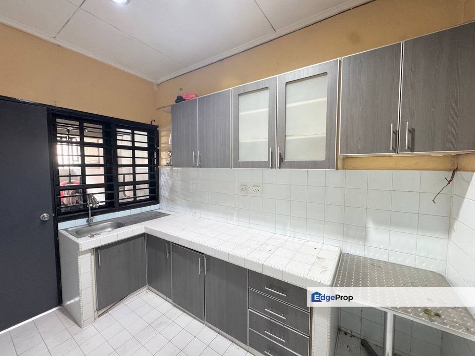 WELL MAINTAINED | 1.5 STOREY TERRACE @ USJ 2, SUBANG JAYA, Selangor, USJ