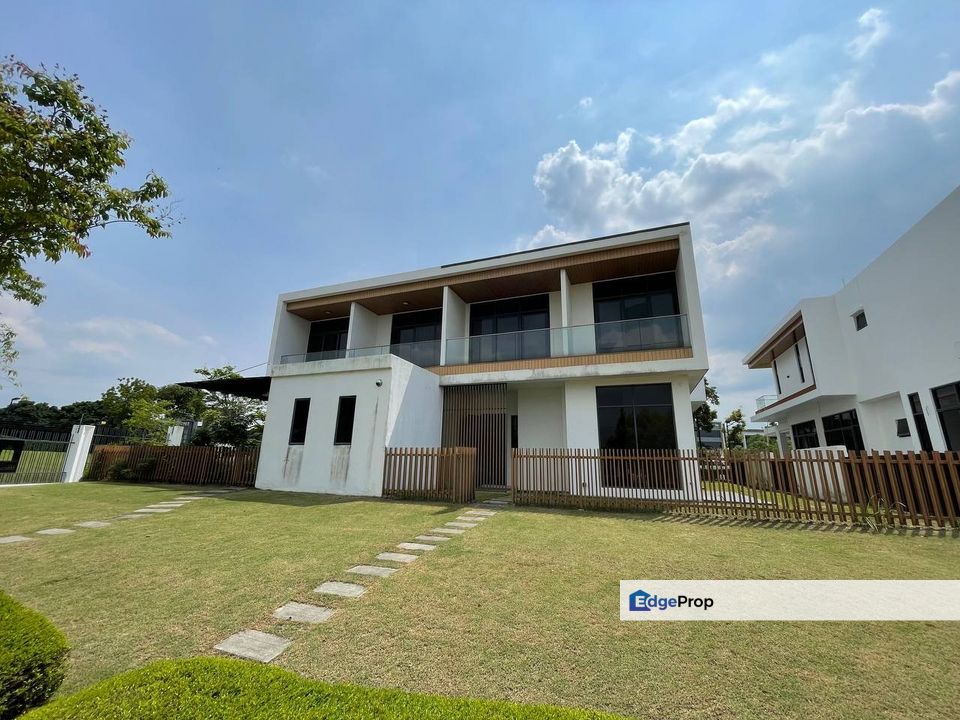 CANTIK | 2 STOREY SEMI-D @ REGIO VILLA, ECO SANCTUARY BANDAR RIMBAYU, Selangor, Kota Kemuning