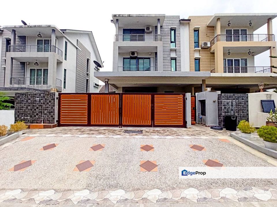 FREEHOLD | 3 STOREY SEMI-D @ TAMAN SAUJANA SURIA, KAJANG, Selangor, Kajang