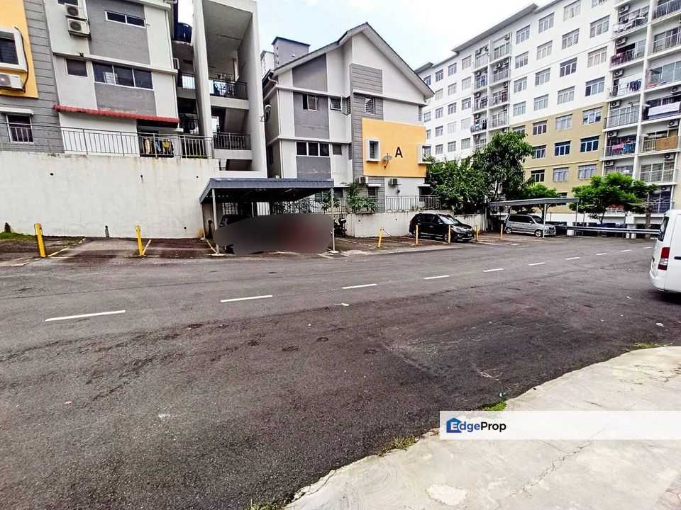 FREEHOLD | 3 STOREY SEMI-D @ TAMAN SAUJANA SURIA, KAJANG, Selangor, Kajang