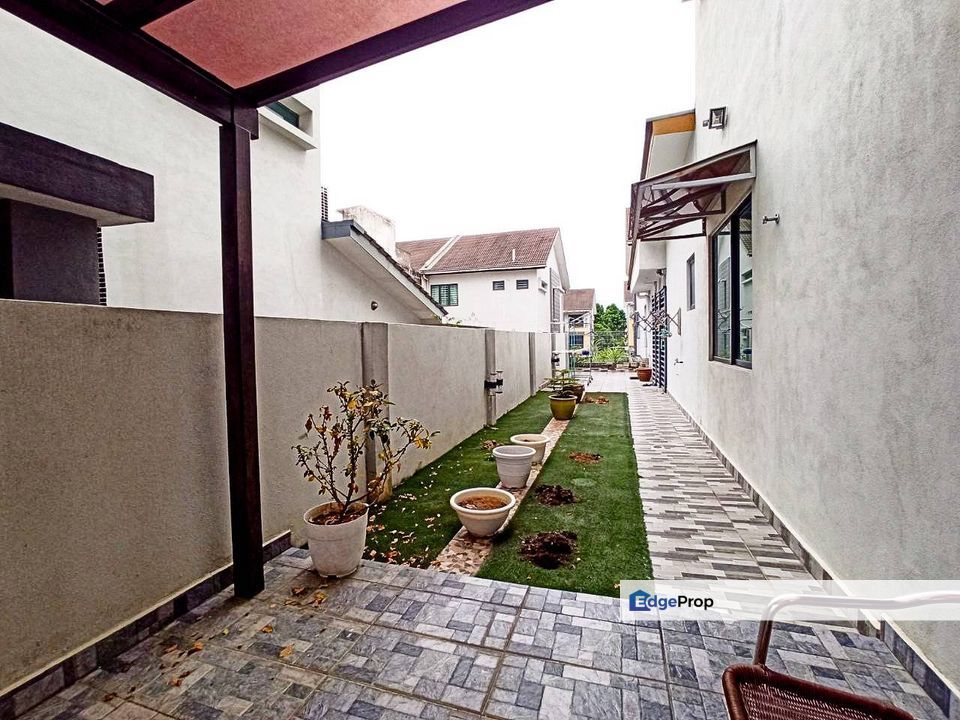 FREEHOLD | 3 STOREY SEMI-D @ TAMAN SAUJANA SURIA, KAJANG, Selangor, Kajang