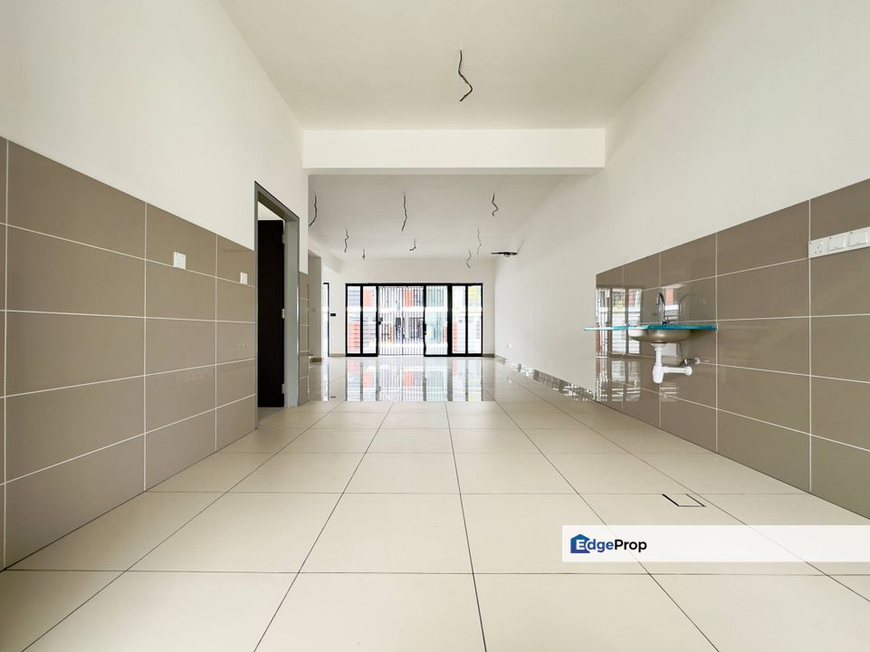 CANTIK | 2 STOREY SUPERLINK @ ELMINA GREEN 7 U17, SHAH ALAM, Selangor, Shah Alam