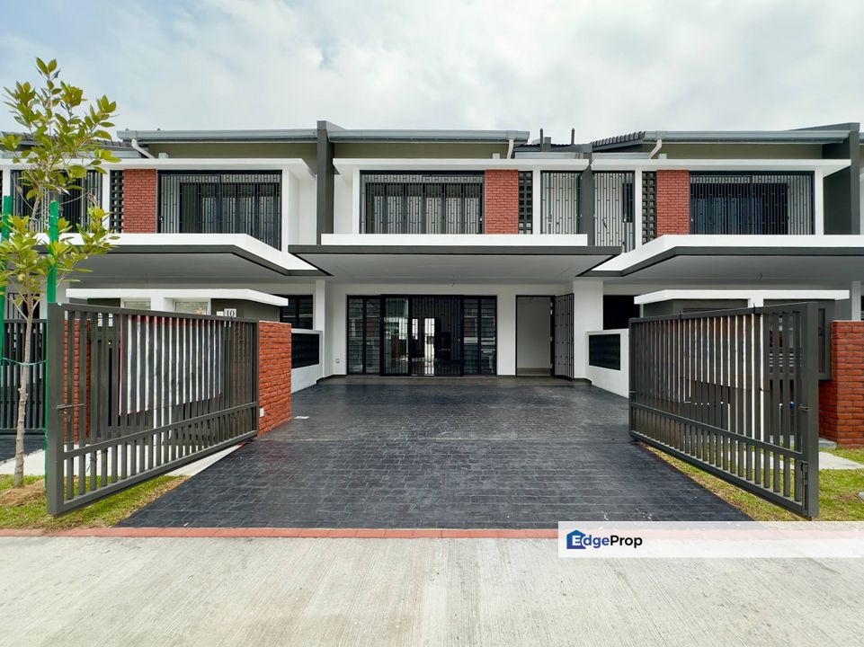 CANTIK | 2 STOREY SUPERLINK @ ELMINA GREEN 7 U17, SHAH ALAM, Selangor, Shah Alam