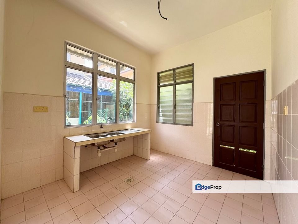 MURAH | 2 STOREY SEMI-D @ TAMAN DAHLIA BANDAR BARU SALAK TINGGI, SEPANG, Selangor, Sepang