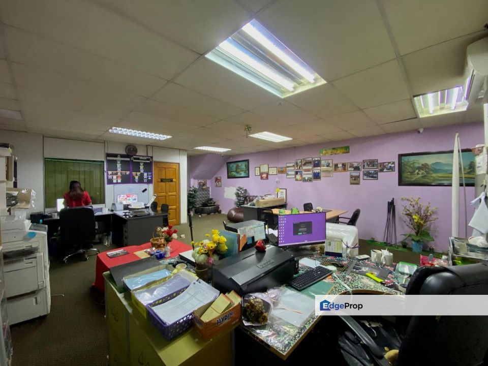 FREEHOLD | 2 STOREY SHOPLOT @ TAMAN BUKIT MEWAH, KAJANG, Selangor, Kajang