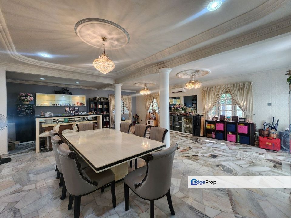 WELL MAINTAINED | SINGLE STOREY BUNGALOW WITH POOL @ SEKSYEN 3, SHAH ALAM, Selangor, Shah Alam