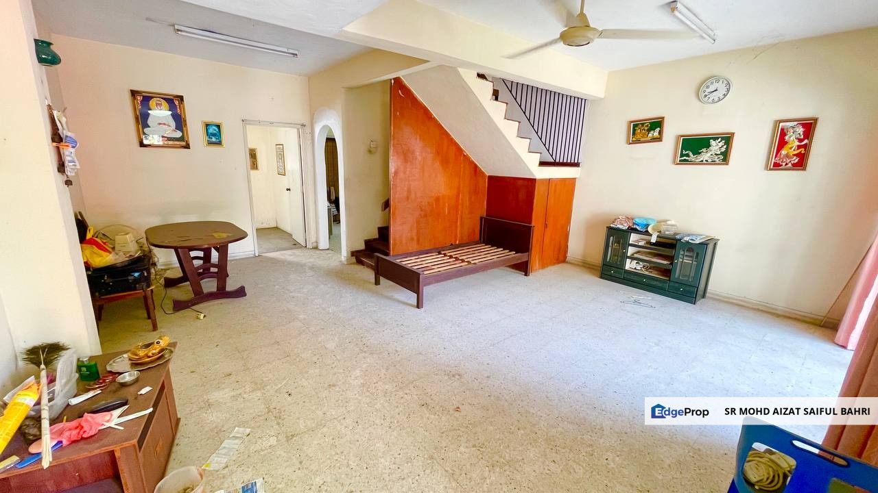 Taman Serdang Raya Double Storey House For Sale, Selangor, Seri Kembangan