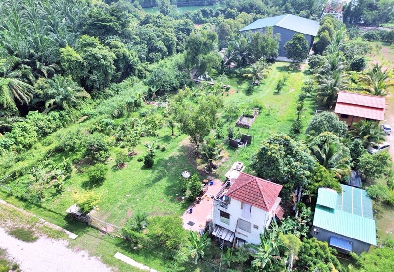 Jalan Dengkil-Banting