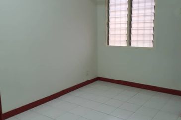 Jalan Spektrum U16 @ Taman Bukit Subang