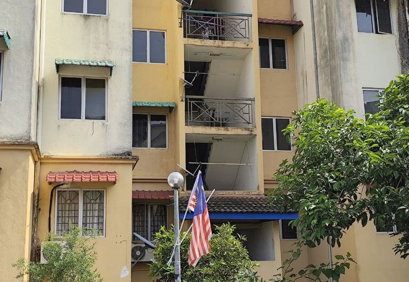 Cempaka Apartment (Taman Bunga Raya)