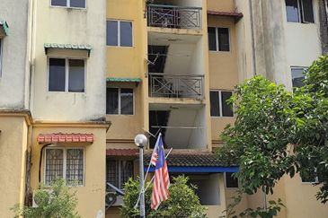 Cempaka Apartment (Taman Bunga Raya)