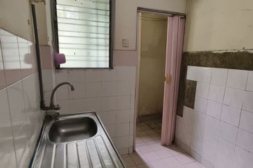 Flat PKNS, Seksyen 24