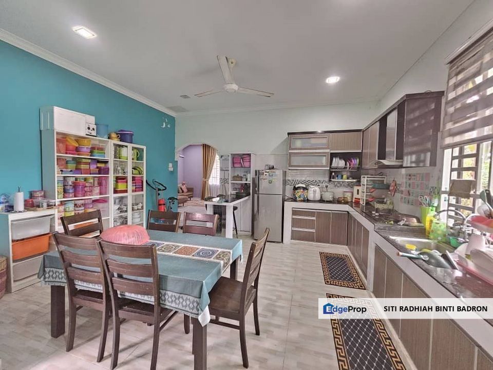 BANGLO SETINGKAT KG PAK MAHAT KEMPADANG , Pahang, Kuantan