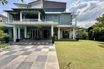 Bangi Lakehill Villas
