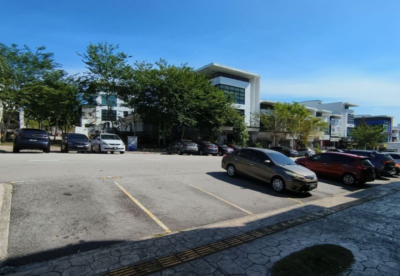 E-Boulevard, Denai Alam