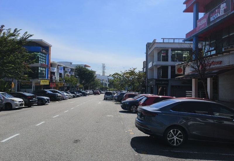 E-Boulevard, Denai Alam