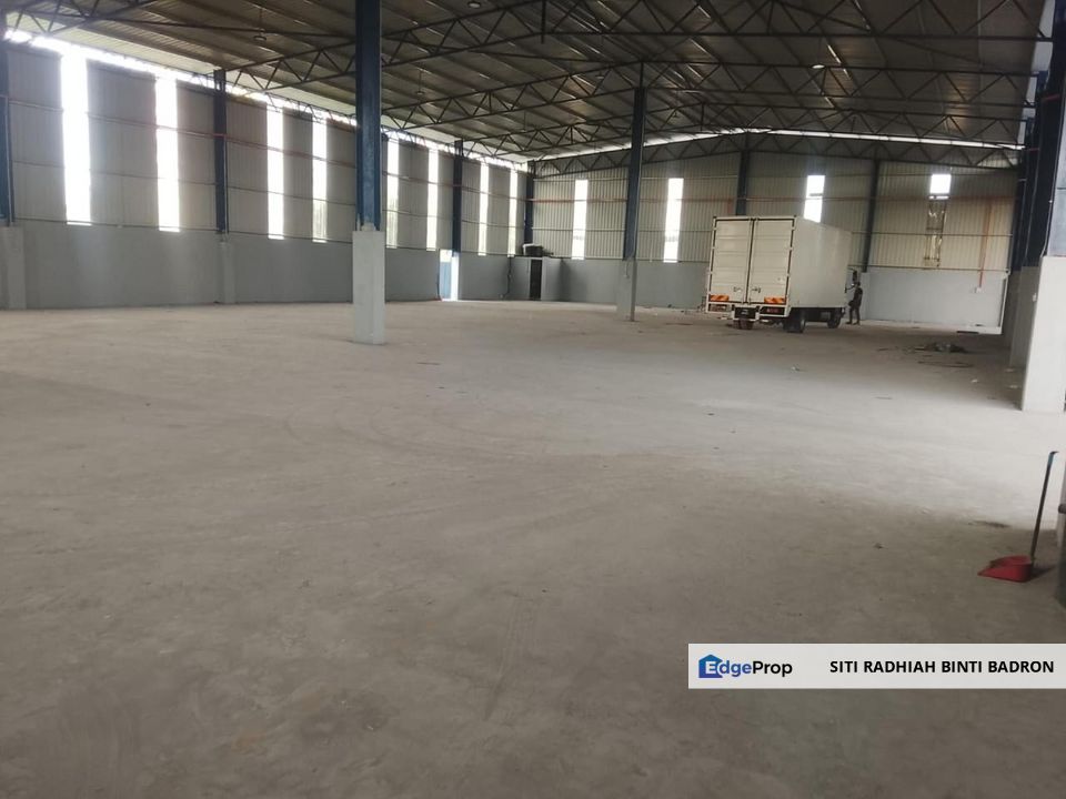 𝐖𝐚𝐫𝐞𝐡𝐨𝐮𝐬𝐞 𝐈𝐧 𝐊𝐚𝐦𝐩𝐮𝐧𝐠 𝐉𝐚𝐰𝐚, 𝐊𝐥𝐚𝐧𝐠 𝐟𝐨𝐫 𝐫𝐞𝐧𝐭, Selangor, Shah Alam