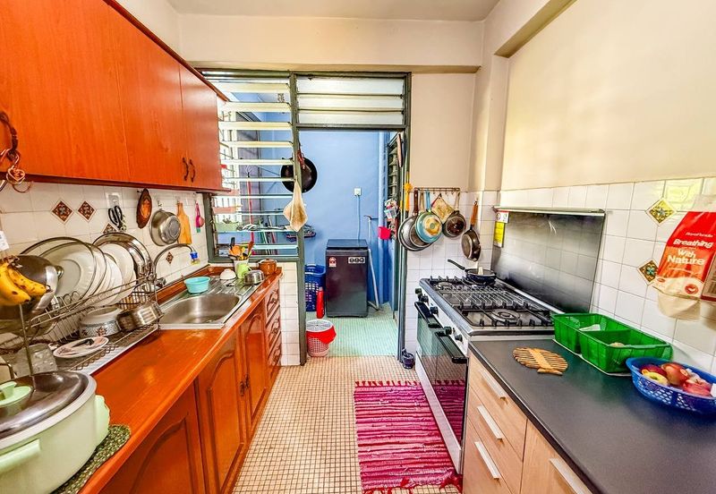 1K Tricourt, Sri Sentosa