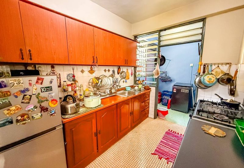 1K Tricourt, Sri Sentosa