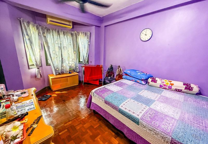 1K Tricourt, Sri Sentosa