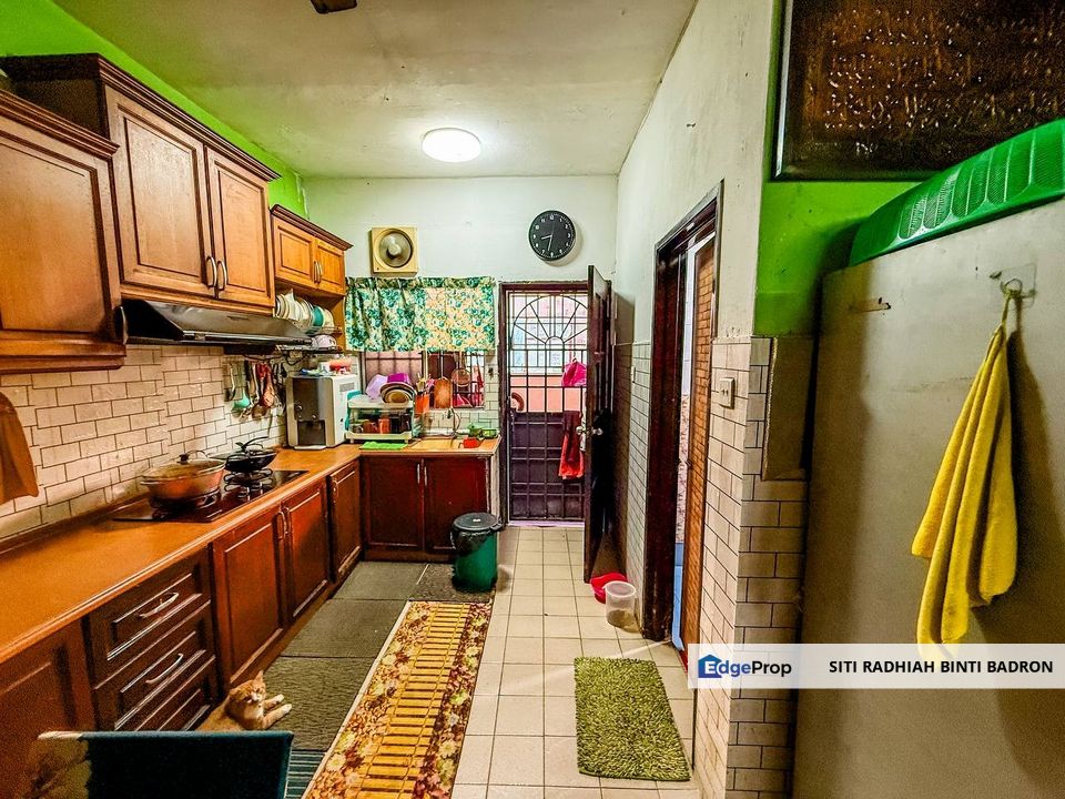 For Sale : RENOVATED  Double Storey Desa Latania Seksyen 36 Shah Alam, Selangor, Shah Alam