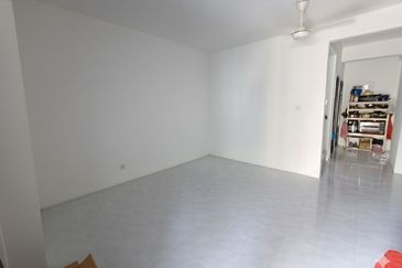 Jalan Puncak Jalil 7