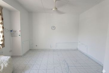 Jalan Puncak Jalil 7