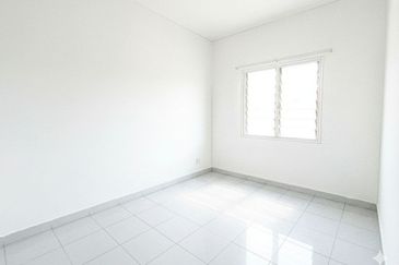 Jalan Puncak Jalil 7