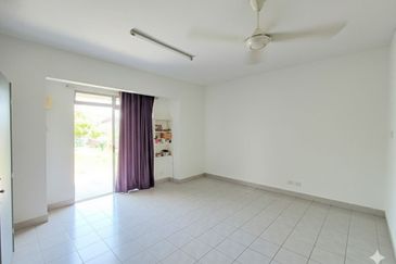 Jalan Puncak Jalil 7