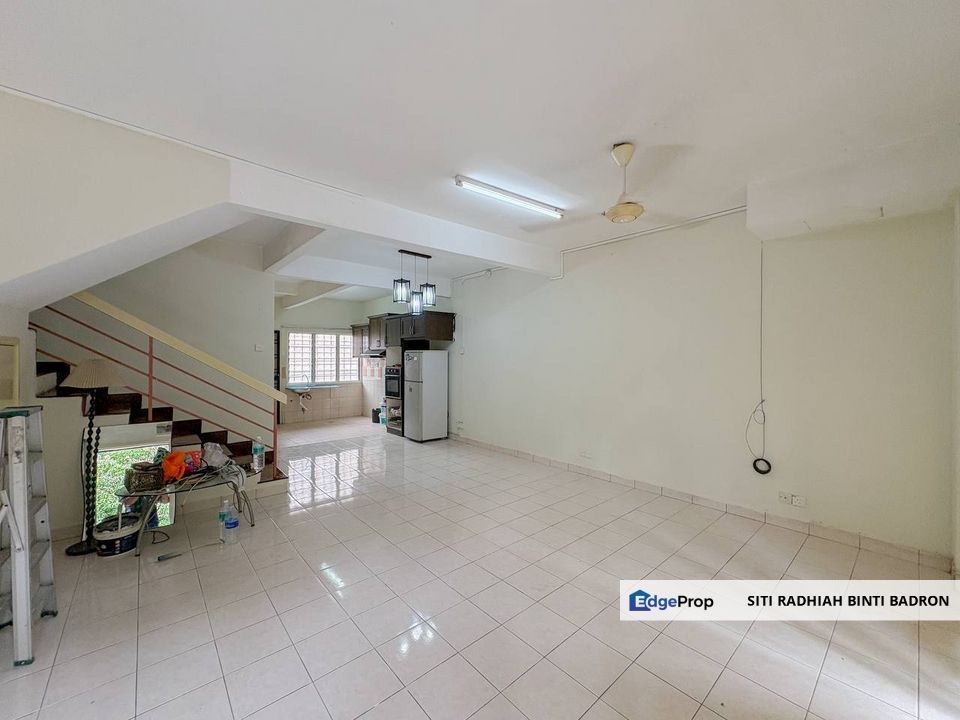 Double Storey Terrace Taman Bukit Emas 1, Jalan Bukit Emas Seri Kembangan, Selangor., Selangor, Seri Kembangan