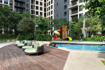 Henna Residence @ The Quartz