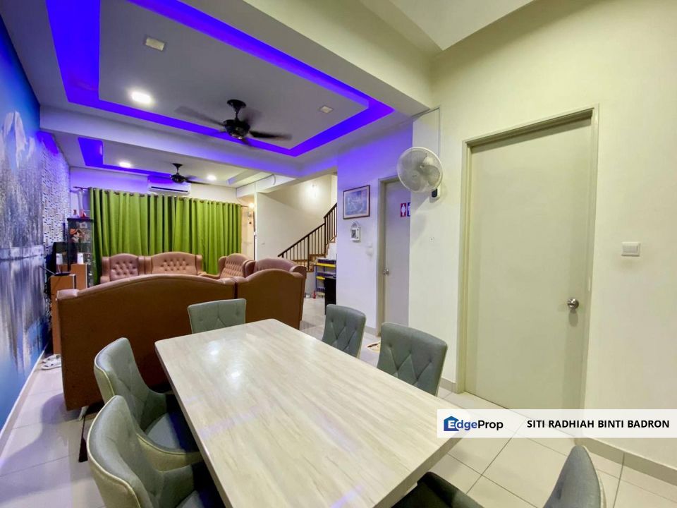 Renovated & Near Aeon Rawang 3 Storey Superlink Terrace House at Anggun 3, Rawang, Selangor, Bandar Country Homes
