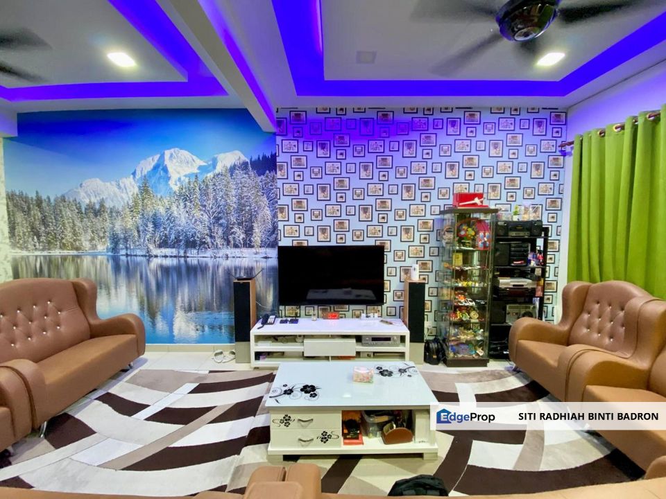 Renovated & Near Aeon Rawang 3 Storey Superlink Terrace House at Anggun 3, Rawang, Selangor, Bandar Country Homes