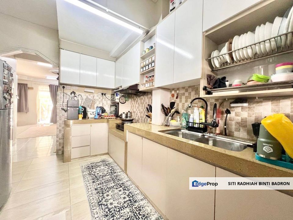 FOR SALE : Double Storey, Seksyen 6, Bandar Rinching @ Semenyih, Selangor, Semenyih