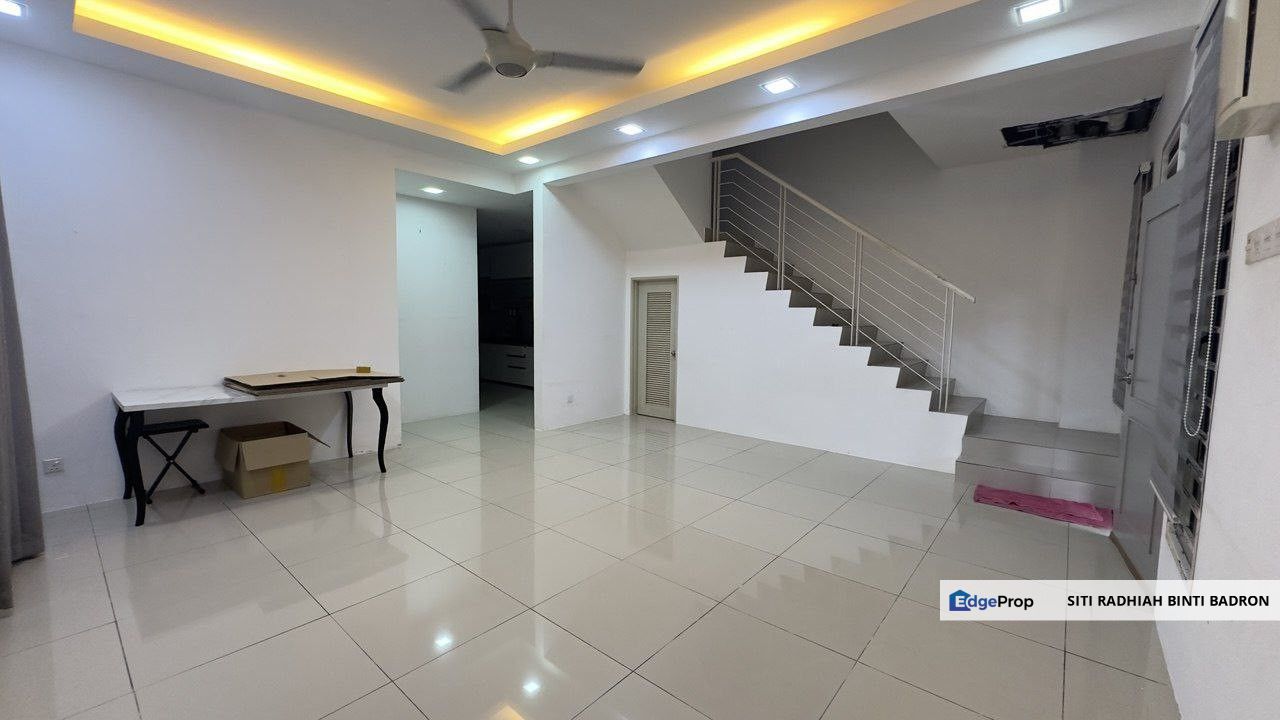 For Sale: PARTLY RENOVATED SEMI-D Cluster 2-storey house SP10, Bandar Saujana Putra , Selangor, Kuala Langat