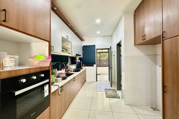 Avis 2 @ Setia Alam Sari