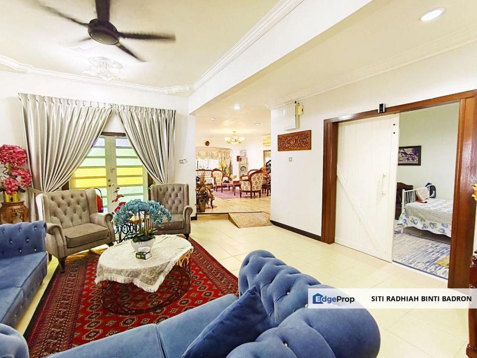 FACING OPEN & RENOVATED Double Storey Semi D House Ukay Perdana Ampang, Selangor, Ampang