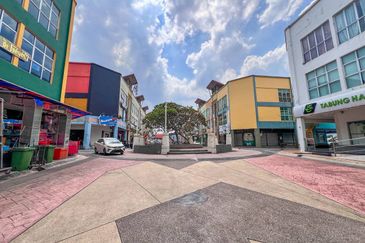 Bandar Tun Hussein Onn