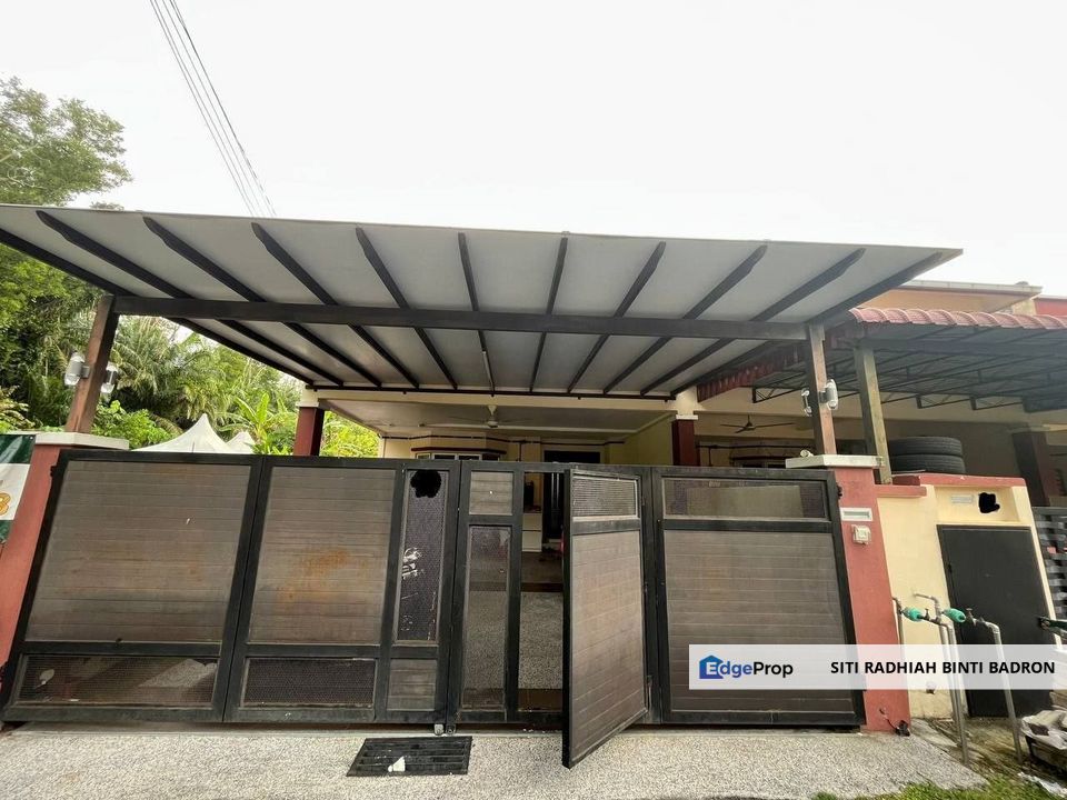 WTS/For Sale : Double Storey Terrace End-Lot @ Taman Teratai, Nilai 7, Negeri Sembilan, Seremban