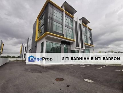 Vacant Like New Semi D Factory Warehouse Cipta 3A Bandar Serenia Sepang, Selangor, Dengkil