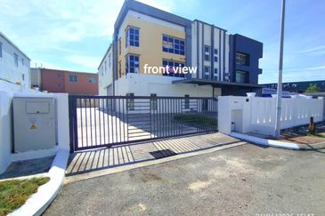 PREMIUM 2.5 STOREY SEMI-D FACTORY FOR RENT – TAMAN INDUSTRI SELESA JAYA, SERI KEMBANGAN