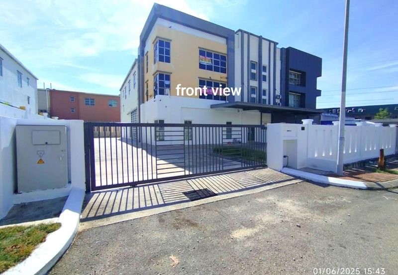PREMIUM 2.5 STOREY SEMI-D FACTORY FOR RENT – TAMAN INDUSTRI SELESA JAYA, SERI KEMBANGAN