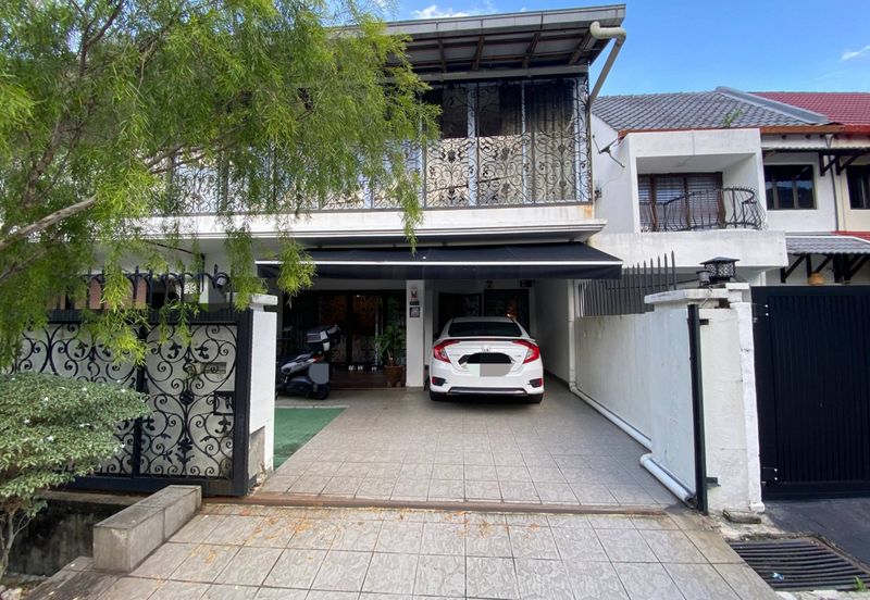 Two and a Half Storey Terrace House Taman Pinggiran Ukay Ampang Selangor.