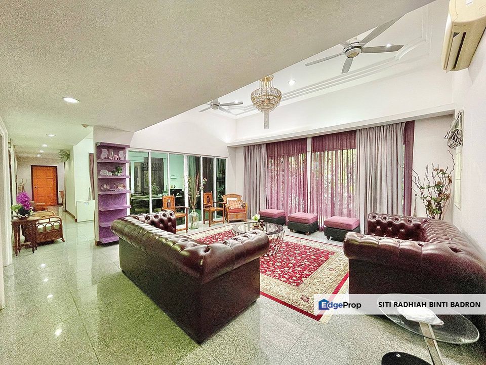 End Lot 1.5-Storey Bungalow Taman Bangi Villa, Bangi, Selangor, Bangi