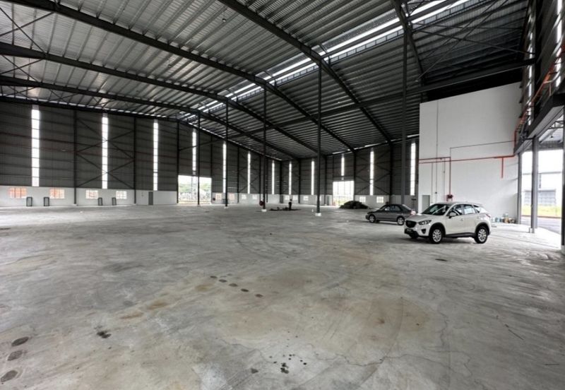 West Port, Pulau Indah