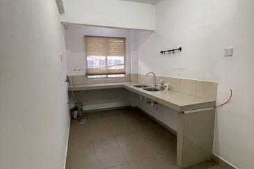 Dahlia Apartment, Pandan Indah