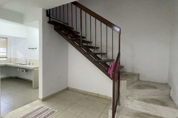 Dahlia Apartment, Pandan Indah