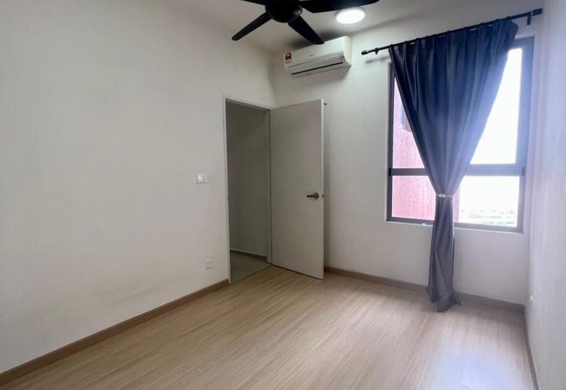 Gravit8 @ Klang South