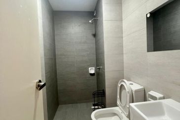 Gravit8 @ Klang South