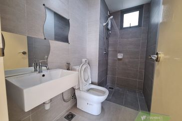 Adria Residence @ Gravit8